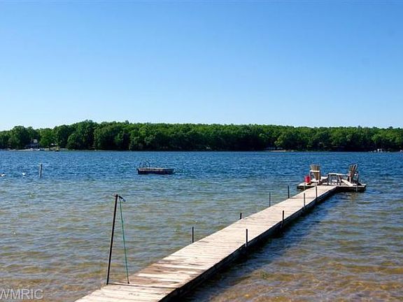 3rd image of 8318 W Pine Grove Beach Dr