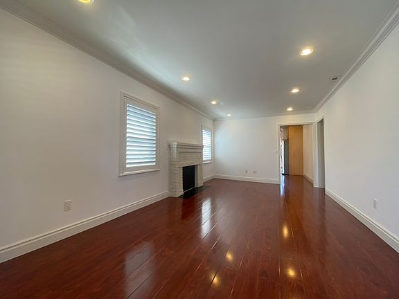 2nd image of 1026 Iris St