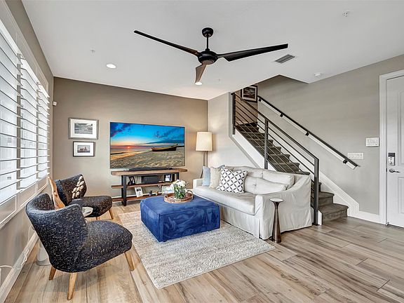 5th image of 2900 NE 12th Terrace #28