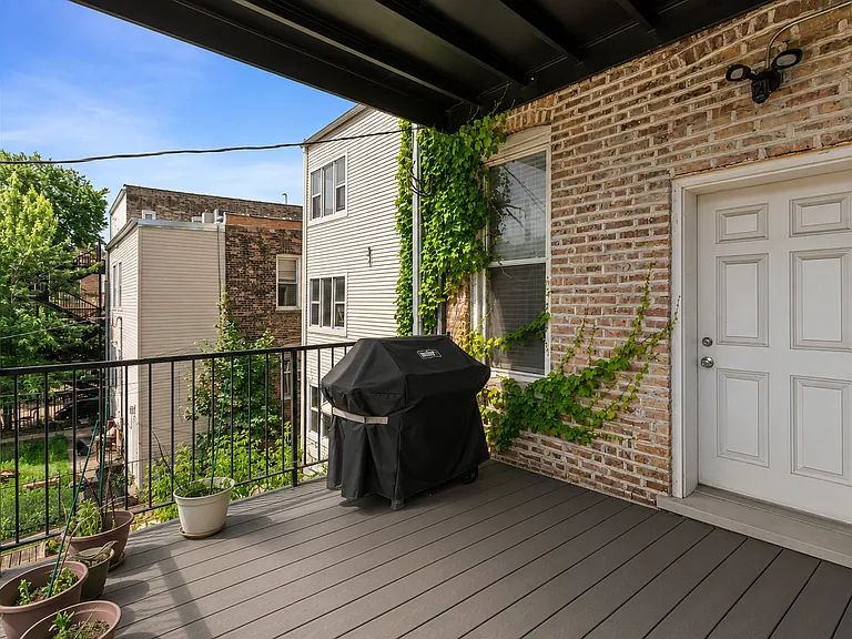 841 N Damen Ave #2R — Photo 18