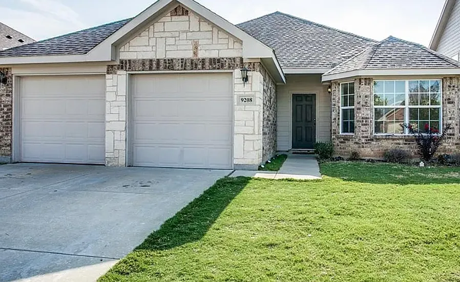 4 bed, 2138 sqft, $2,375 — Photo 4