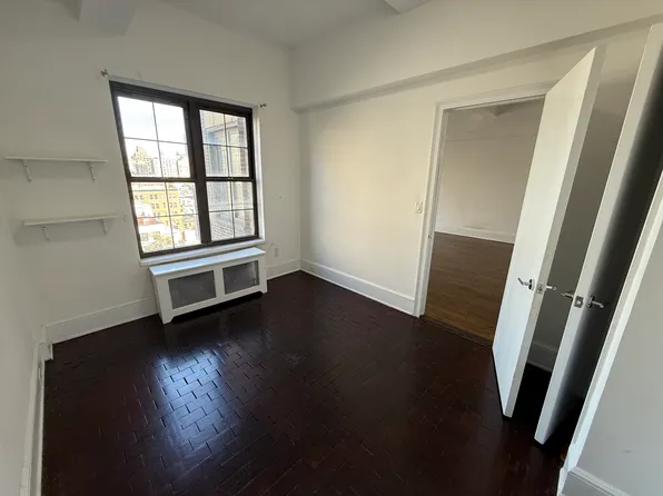 160 West 73rd Street image 5 of 9