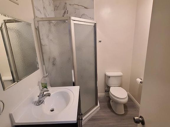 4th image of 3667 Menlo Ave