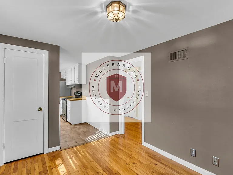 4307 Oxford Rd — Photo 13