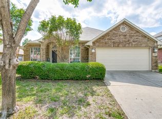 12117 Shadybrook Dr, Fort Worth, TX 76244