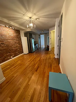 Rented by Greenrock Management | media 28