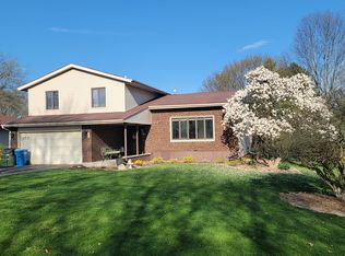 153 Hilltop Ln, Dundee, IL 60118