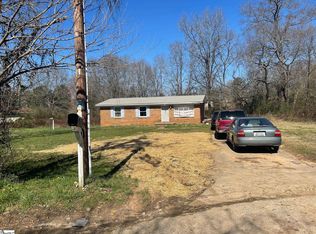 8 Julian Bond Ln, Spartanburg, SC 29307