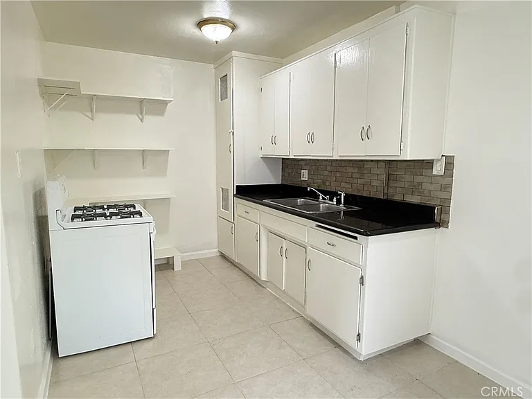1168 E Mayfair Ave #5 — Photo 2