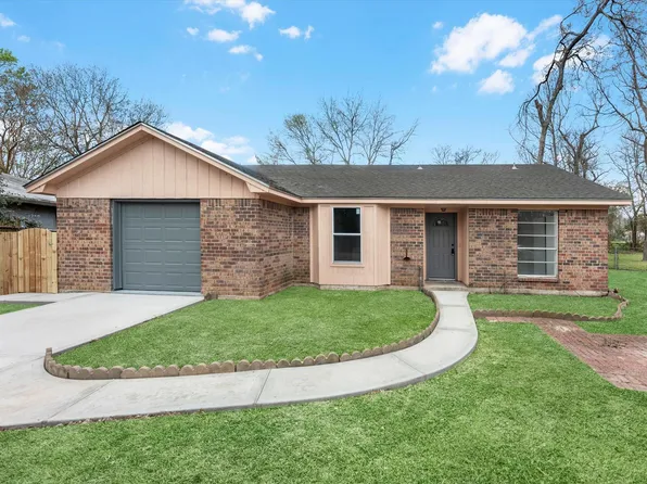 230 W Willwood Dr, Willis, TX 77378