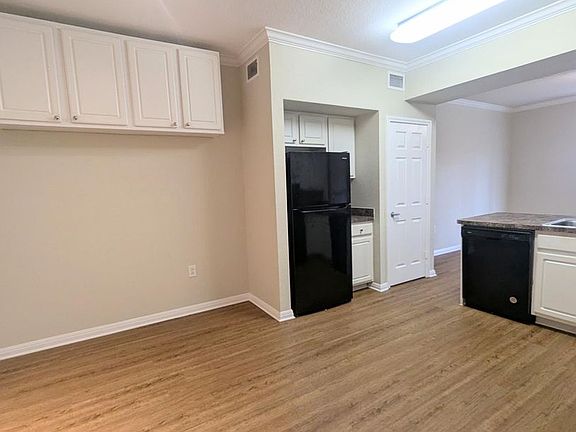 5th image of 911 N Orange Ave APT 533