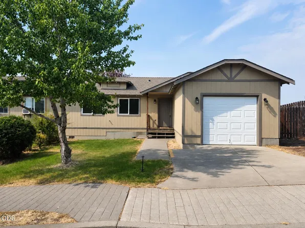 402 SE Carmen Way, Madras, OR 97741