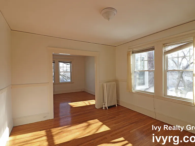 52-54 Maplewood St #52 — Photo 10