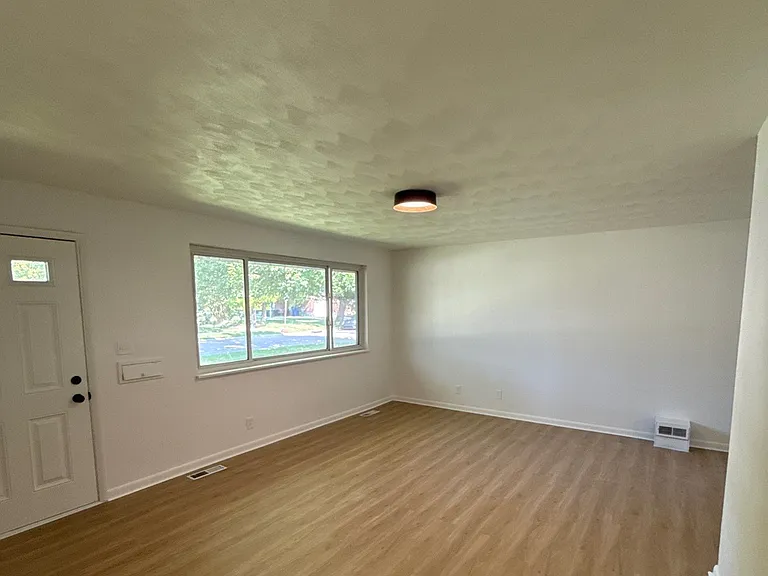 2200 Yorkshire Pl — Photo 5