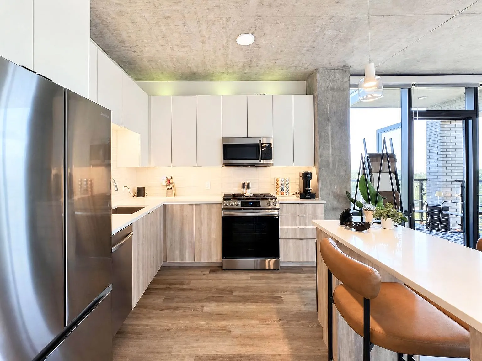 2 bed, 1074 sqft, $3,837 — Photo 3