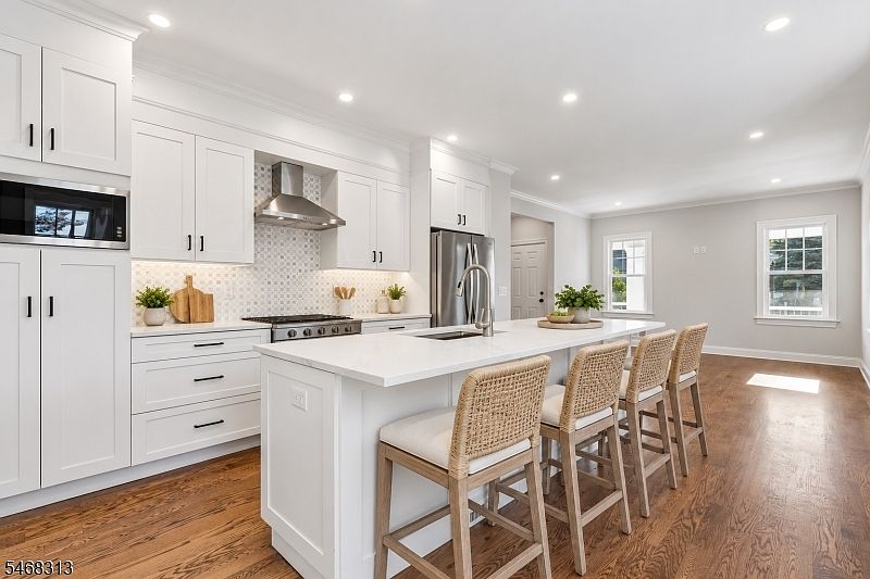1st image of 4 Summit Ave #1
