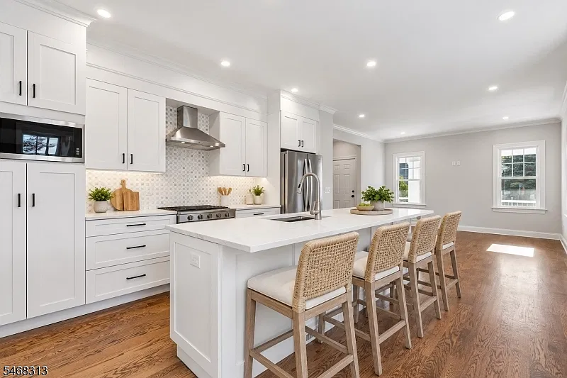 4 Summit Ave #1
