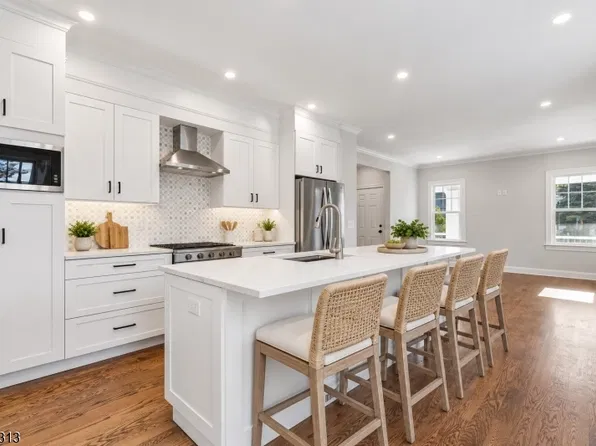 4 Summit Ave #1, Summit, NJ 07901