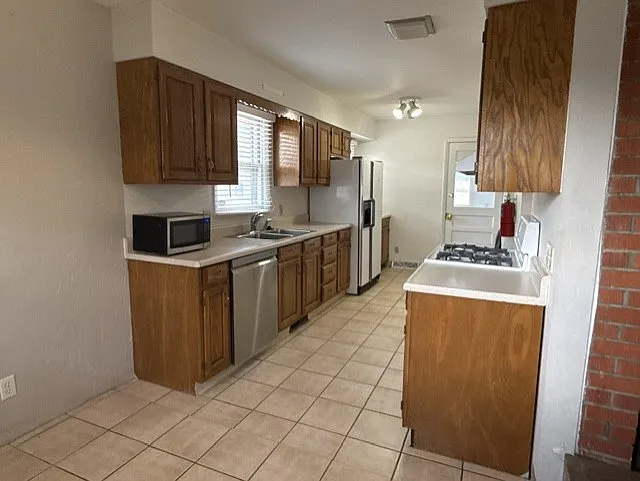 1234 W Prospect Rd — Photo 9