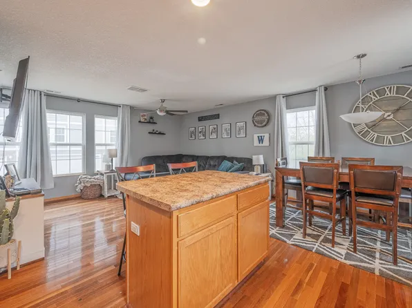 1133 Keystone Ln, Pleasant Hill, IA 50327