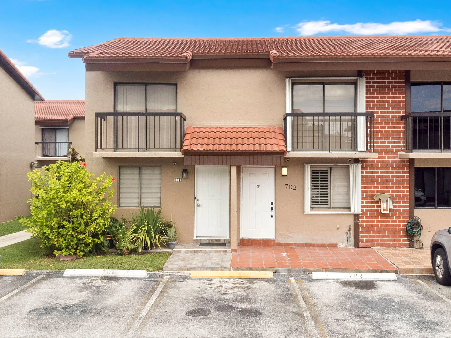 1 bed, 1.5 bath, 669 sqft, $2,250 — Photo 2