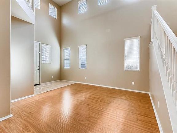 2nd image of 29281 El Presidio Ln