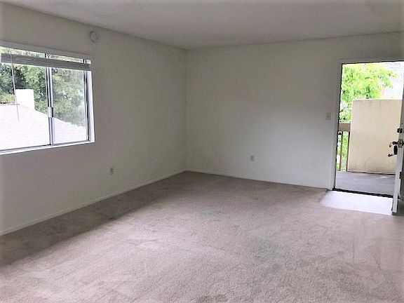 3rd image of 2515 De La Vina St APT 7