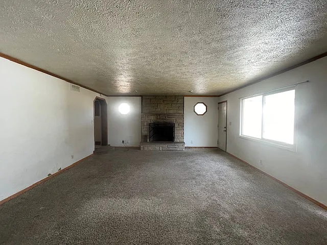 830 Manchester Dr — Photo 11