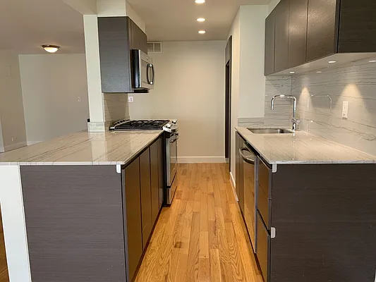 Rented by Stonehenge NYC LLC | media 4