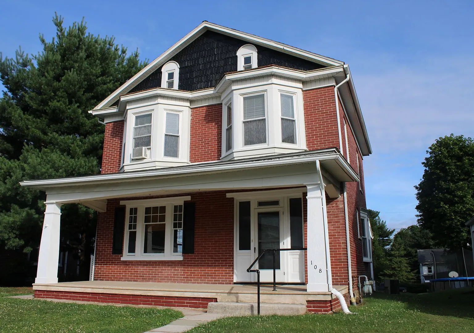 3 Bedroom Single Family Home — Photo 1