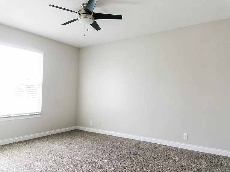 2901-2905 Rollins Rd #2911 — Photo 16