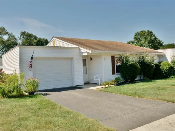 4A Aspen Plz, Monroe Township, NJ 08831