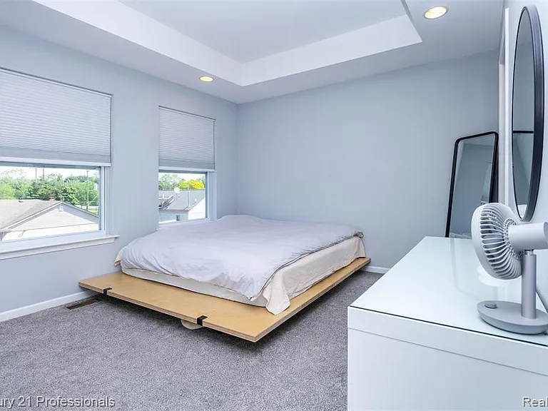 57 Kaprol Dr — Photo 17