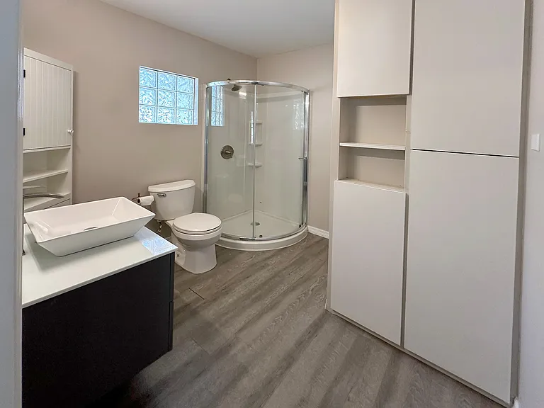 222 Finley Ave — Photo 3