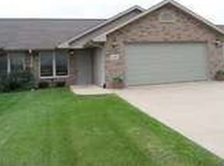 6142 Seven Springs Dr, Dubuque, IA 52002