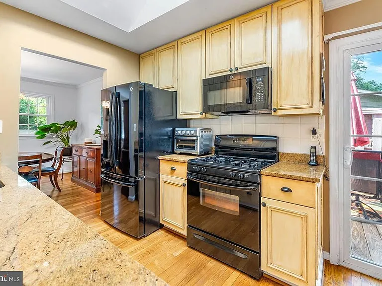 1329 Gresham Rd — Photo 22