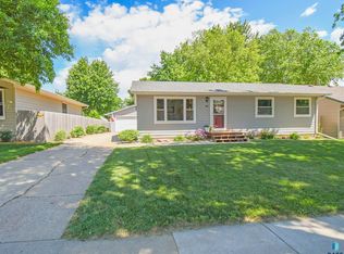 5108 E 17th St, Sioux Falls, SD 57110