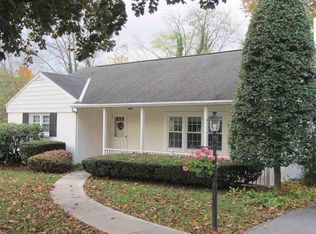 464 Springlake Rd, Harrisburg, PA 17112