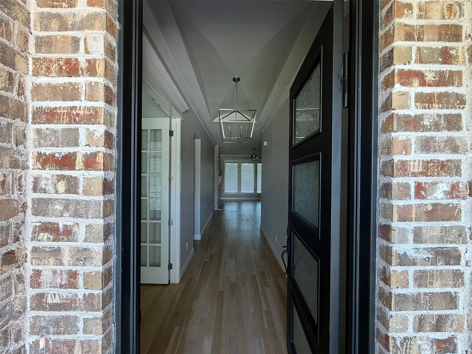 3 bed, 2.5 bath, 2359 sqft, $3,500 — Photo 3