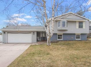 330 Broadview Dr, Green Bay, WI 54301