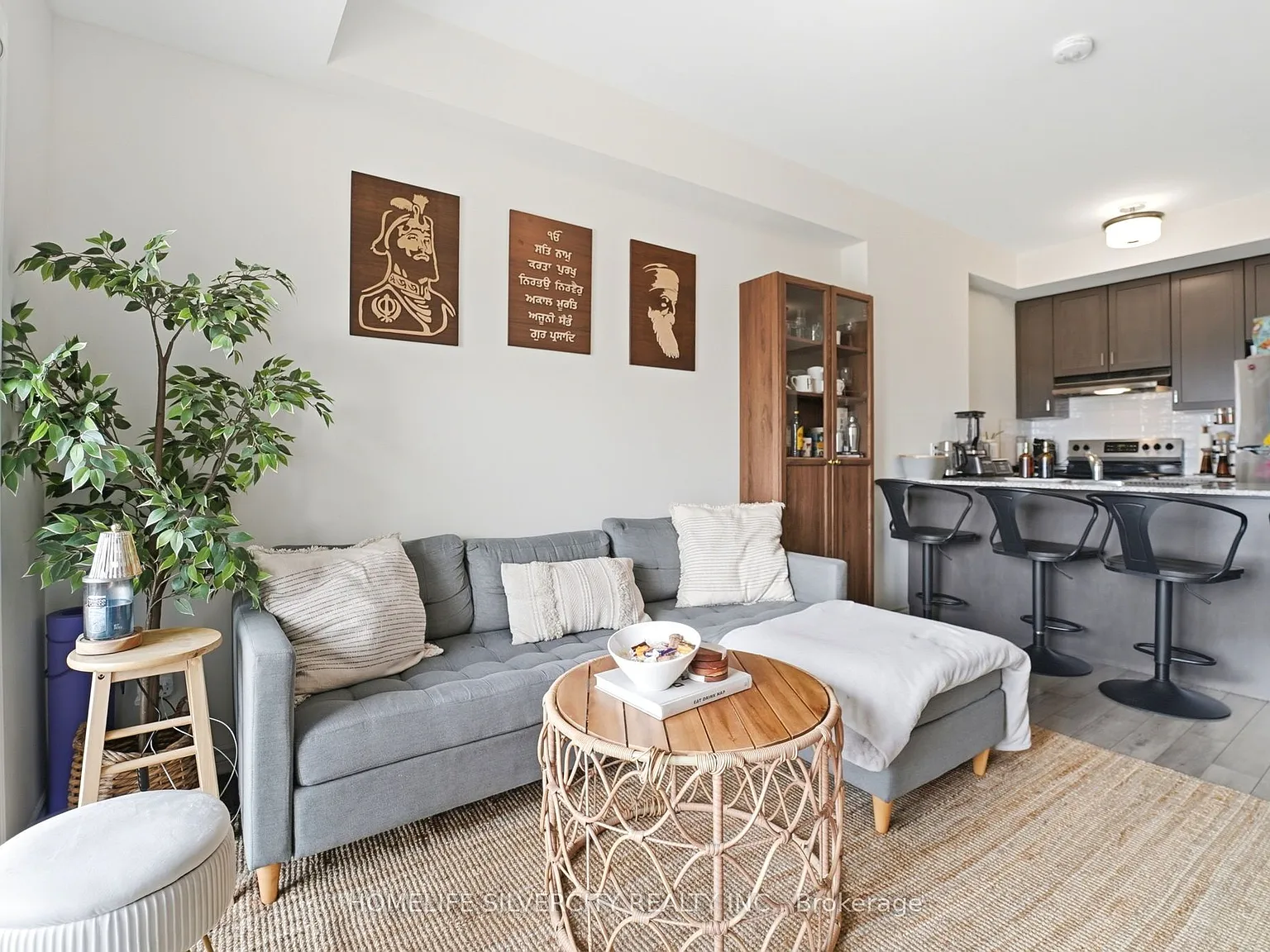 2 bed, $2,000 — Photo 4
