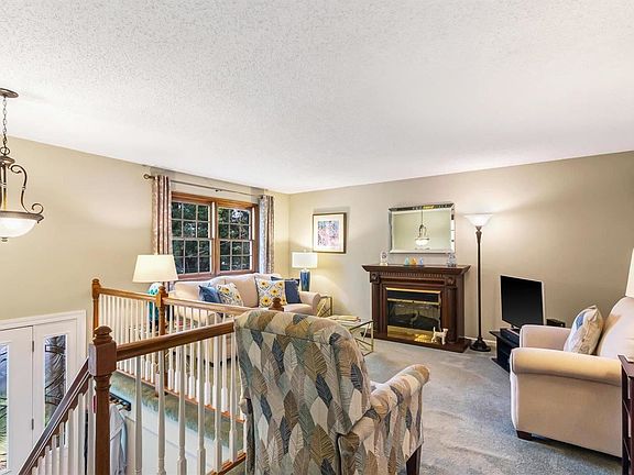 5th image of 426 Oak Tree Dr