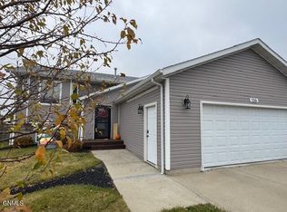 136 Dolan Dr, Bismarck, ND 58504