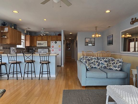 2nd image of 351 E Wildwood Ave #201