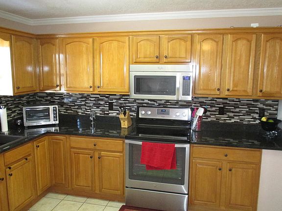 3rd image of 3132 Blueberry Dr