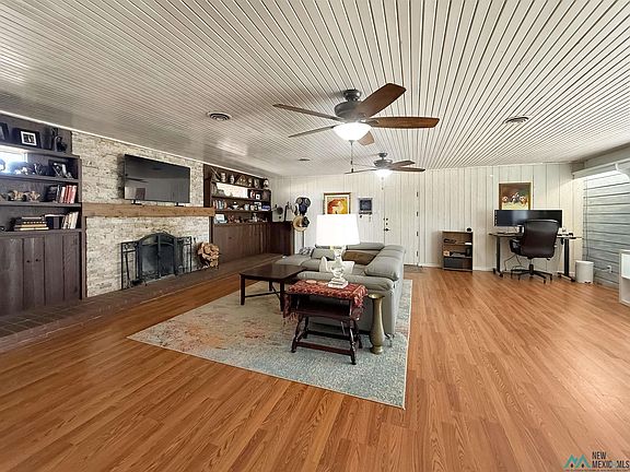 4th image of 2901 Axtell St