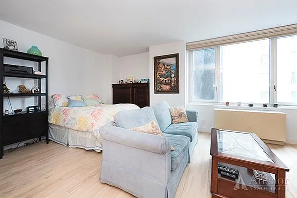 Sold by Anchor Associates | media 6