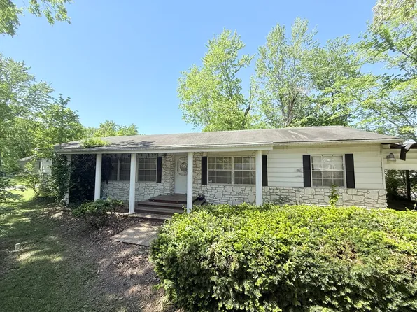 517 Marshall St, Harrisburg, IL 62946