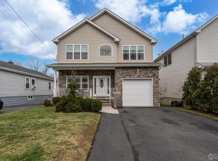 54 Hillcrest Ave, Iselin, NJ 08830