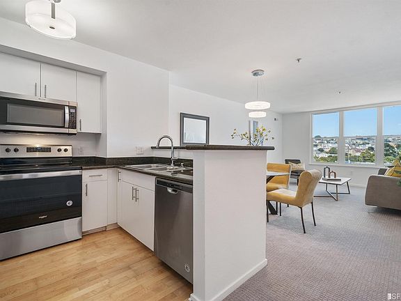 3rd image of 8100 Oceanview Ter APT 413
